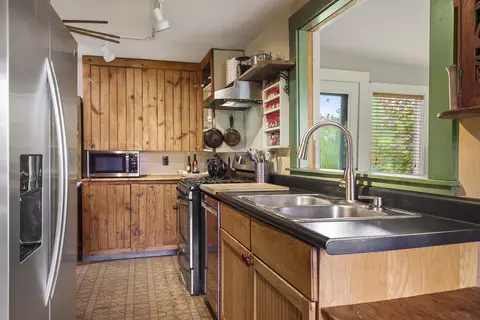 Kitchen - 320 E Pittston Rd, Dresden, ME 04342 photo 1 of 4