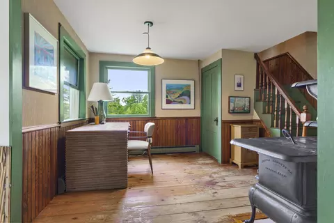 Entry Way - 320 E Pittston Rd, Dresden, ME 04342 photo 3 of 10
