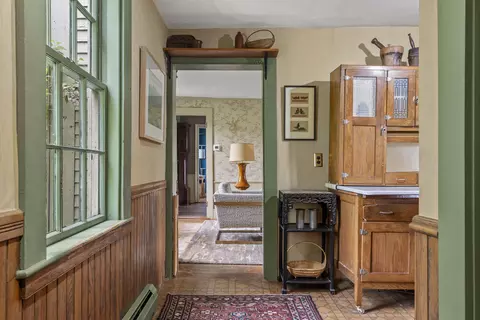 Entry Way - 320 E Pittston Rd, Dresden, ME 04342 photo 5 of 10