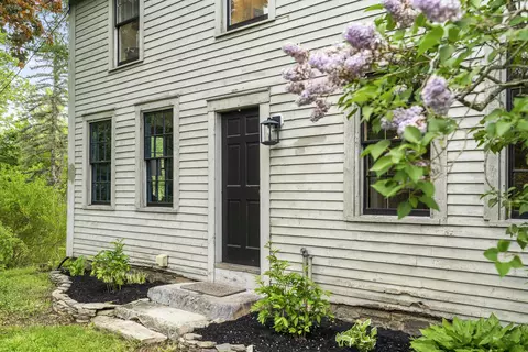 Exterior - 320 E Pittston Rd, Dresden, ME 04342 photo 4 of 8