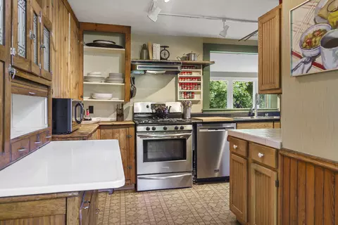 Kitchen - 320 E Pittston Rd, Dresden, ME 04342 photo 3 of 4
