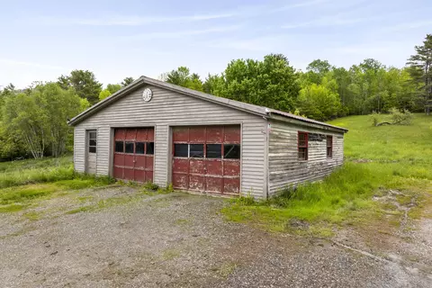 Exterior - 320 E Pittston Rd, Dresden, ME 04342 photo 6 of 8