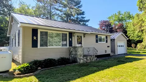 9 Spring St, Madison, ME 04950