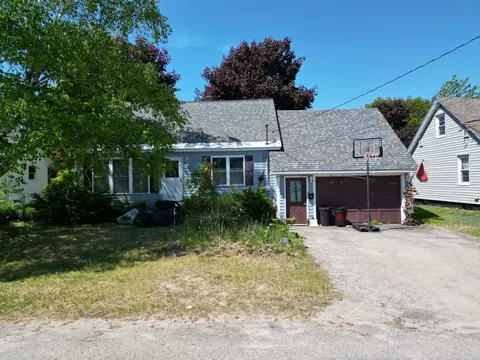 Exterior - 42 Waldo St, Millinocket, ME 04462 photo 4 of 6