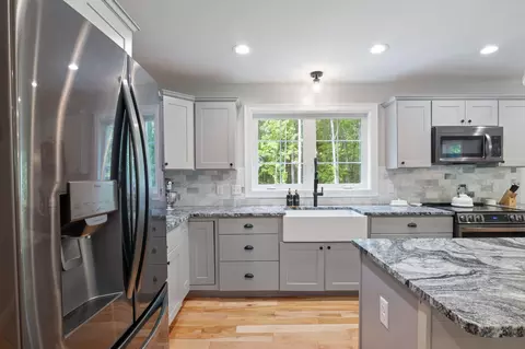 Kitchen - 25 Leonards Way, Windham, ME 04062 photo 7 of 7