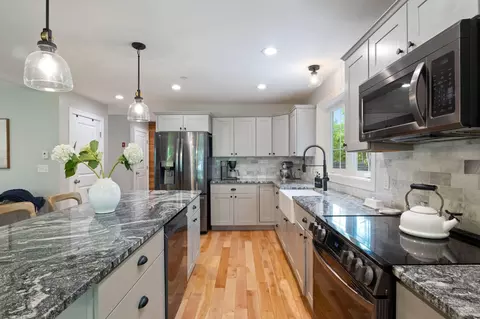 Kitchen - 25 Leonards Way, Windham, ME 04062 photo 5 of 7