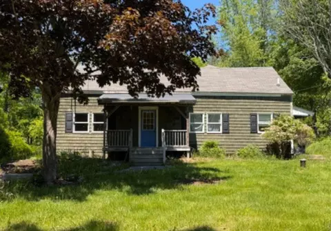 72 Beaver Hill Rd, Springvale, ME 04083