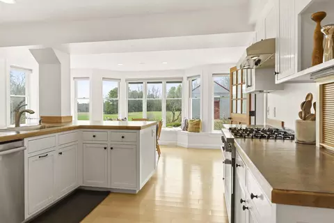 Kitchen - 49 Desert Rd, Freeport, ME 04032 photo 5 of 5