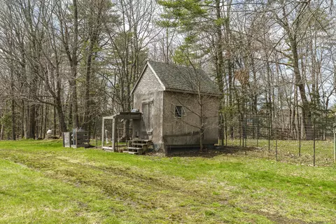 Exterior - 49 Desert Rd, Freeport, ME 04032 photo 12 of 19