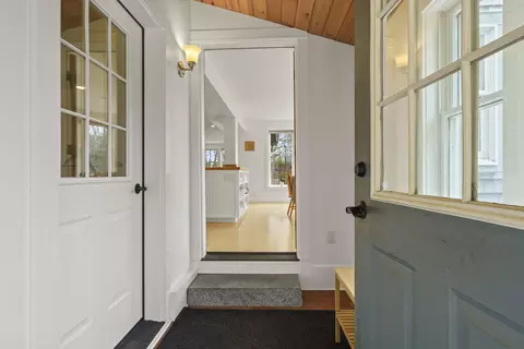 Entry Way - 49 Desert Rd, Freeport, ME 04032 photo 1 of 4