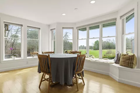 Dining - 49 Desert Rd, Freeport, ME 04032 photo 1 of 2