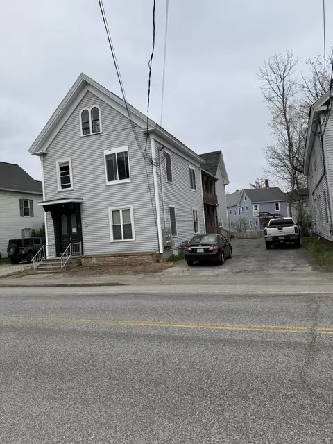 93 Goff St, Auburn, ME 04210