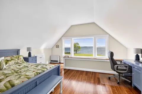 Bedroom - 85 River Rd, Cushing, ME 04563 photo 5 of 12