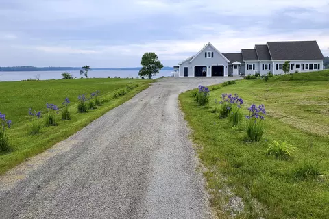 85 River Rd, Cushing, ME 04563
