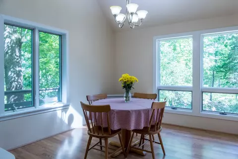 Dining - 15 Cushing Briggs Rd, Freeport, ME 04032 photo 2 of 4