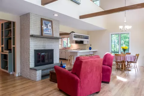 Living - 15 Cushing Briggs Rd, Freeport, ME 04032 photo 1 of 5