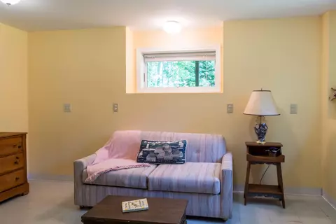 Bedroom - 15 Cushing Briggs Rd, Freeport, ME 04032 photo 12 of 14