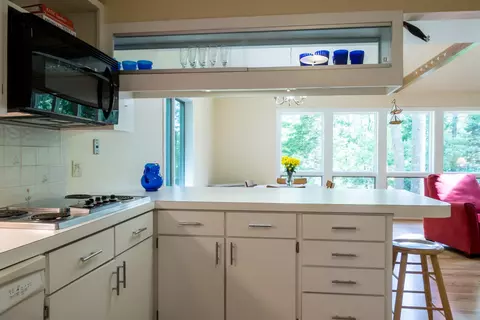 Kitchen - 15 Cushing Briggs Rd, Freeport, ME 04032 photo 5 of 9