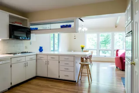 Kitchen - 15 Cushing Briggs Rd, Freeport, ME 04032 photo 3 of 9