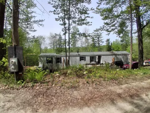 7 Stony Brook Dr, Paris, ME 04281