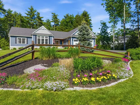 10 Bartlett Dr, Arundel, ME 04046