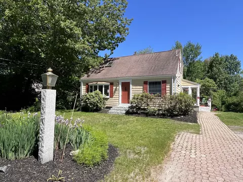 337 Middle Rd, Falmouth, ME 04105