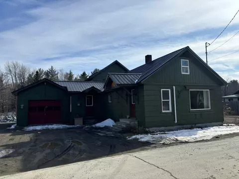 31 Hancock St, Dover Foxcroft, ME 04426