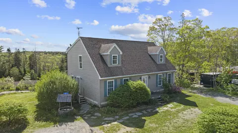 24 Highland Park Rd, Boothbay Harbor, ME 04538