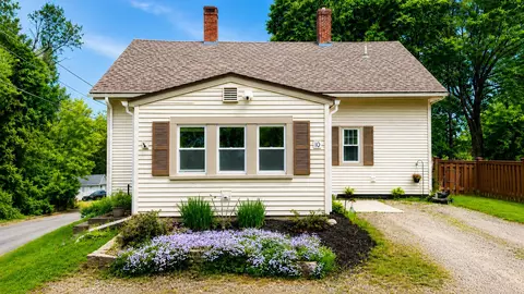 10 Danforth St, Wiscasset, ME 04578