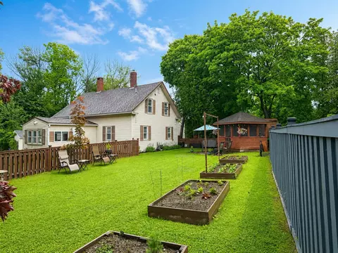 10 Danforth St, Wiscasset, ME 04578
