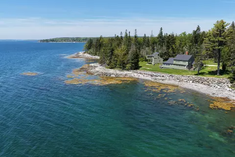 40 Wells Cove Ln, Brooklin, ME 04616
