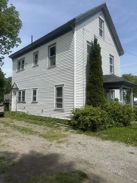 144 Main St, Rockland, ME 04841