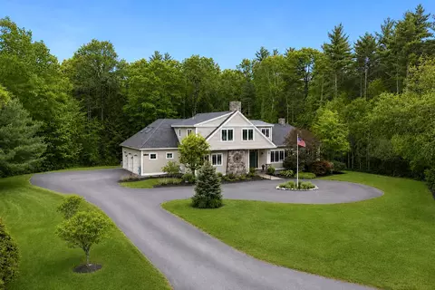 18 Paddock Way, Falmouth, ME 04105