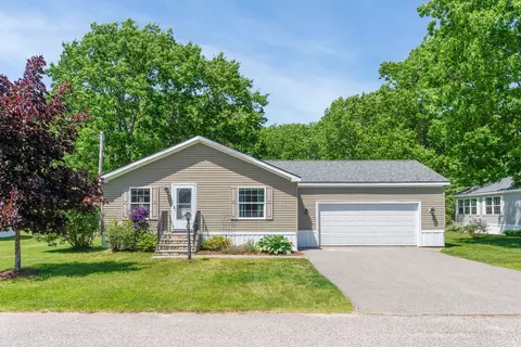 12 Fieldstone Dr, Lyman, ME 04002