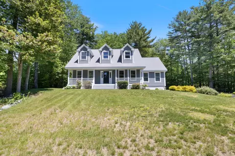 2 Earline Cir, York, ME 03909