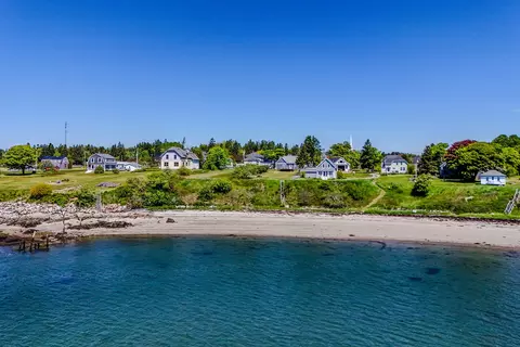 153 Main St, Jonesport, ME 04649