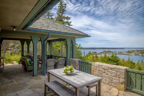 6 Cliffhanger Ln, Mount Desert, ME 04660