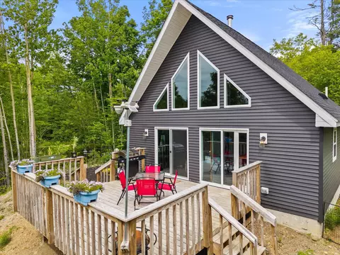 89 Wickett Farm Rd, Bucksport, ME 04416