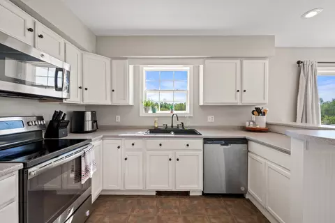 Kitchen - 4 Maefield Ln, Hudson, ME 04449 photo 3 of 5