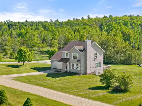 4 Maefield Ln, Hudson, ME 04449