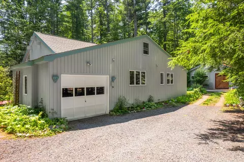 Exterior - 43 Cedar Ln, Ogunquit, ME 03907 photo 4 of 10