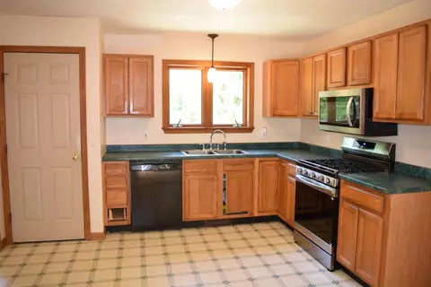 Kitchen - 3 Echo Ln #3 & 5, Phippsburg, ME 04562 photo 4 of 5