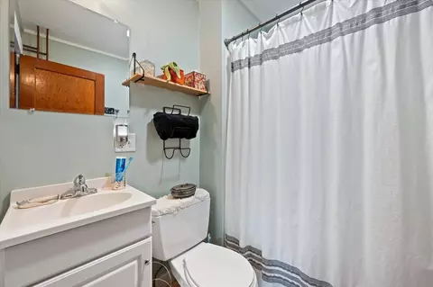 Bath - 6 Chamberlain St, Brewer, ME 04412 photo 1 of 4