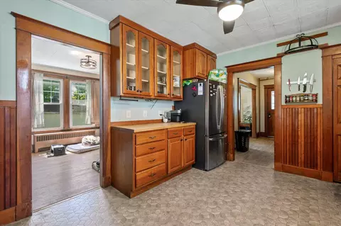 Entry Way - 6 Chamberlain St, Brewer, ME 04412 photo 4 of 7
