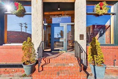 269 Commercial St #5B, Portland, ME 04101