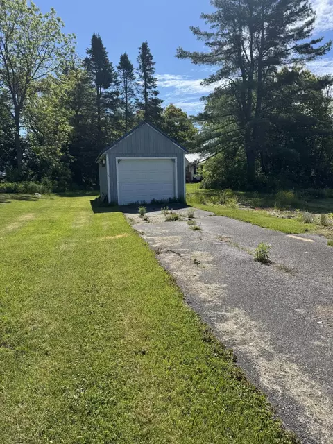 288 Stinson St, Pittsfield, ME 04967