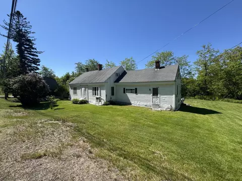 676 River Rd, Bucksport, ME 04416