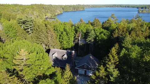 10 Hemlock Pt, Northfield, ME 04654