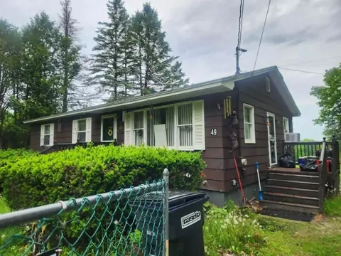 49 Annis Rd, Hermon, ME 04401
