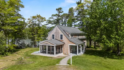 Exterior - 10 Chickadee Ln, Freeport, ME 04032 photo 18 of 20